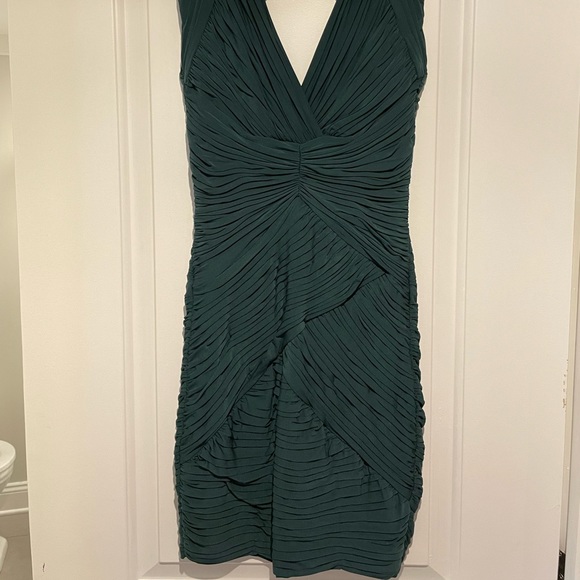 BCBG fitted dress in forest green - Picture 3 of 3